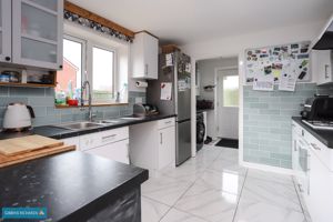 Kitchen/Diner- click for photo gallery